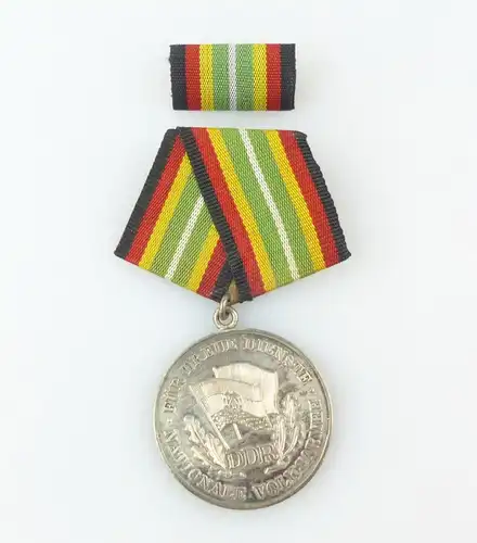 #e7482 DDR Medaille für treue Dienste NVA vgl. Band I Nr. 150 e Punze 6 1964-66