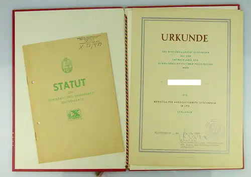 4 Urkunden: SED Ehrenurkunde 25jährige Treue, Medaille ausgezeichnete, Orden2002