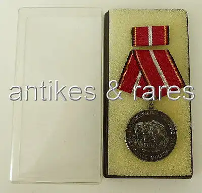 Verdienstmedaille der NVA 900 Silber, 1960-68 vgl. Band I Nr. 146 d Punze 6