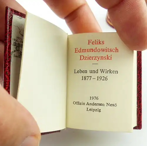 2 Minibücher : F.E.Dzierzynski  mit Kopfgoldschnitt , Leipzig 1977 /r649