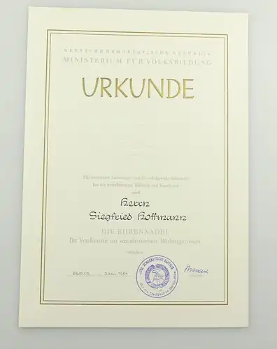 e12355 Konvolut Urkunden und Schreiben Aktivist DDR NVA Ehrennadel Fotos