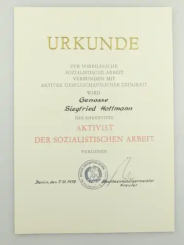 e12355 Konvolut Urkunden und Schreiben Aktivist DDR NVA Ehrennadel Fotos