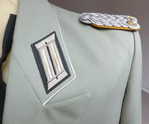 #e2141 DDR NVA Oberstleutnant der Nachrichtentruppen mit Achselschnur
