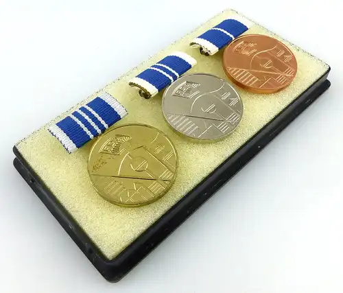 3 Medaillen: FDJ Intiative Berlin Gold, Silber, Bronze, Orden3109