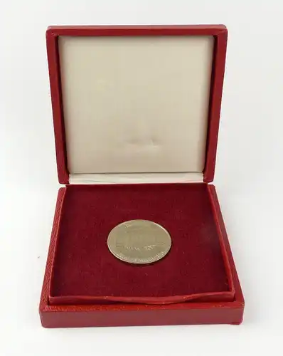 e10160 Medaille Berlin 1984 Friedrichstadtpalast silberfarben mit Etui