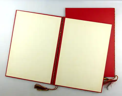 #e4300 2 große rote DDR Urkundenmappen
