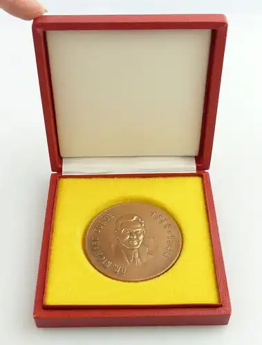 e11472 DDR Medaille Dr Richard Sorge 1895 bis 1944 bronzefarben mit Etui