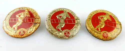 3 Siegeranstecknadeln - Feuerwehrkreiskämpfe silber-, bronze-, goldfarben e1658