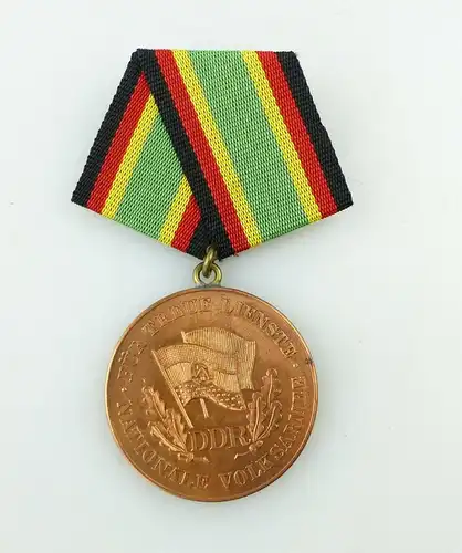 e10663 Nachlass P Medaille für treue Dienste in der NVA in Bronze 1968 Nr 151 f