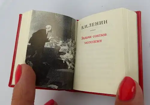 Minibuch: W. I. Lenin - Die Aufgaben der Jugendverbände überreicht FDJ bu0293