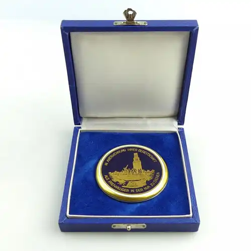 e11859 Alte Porzellan Medaille Freiwilliger in der NVA in Anerkennung in OVP