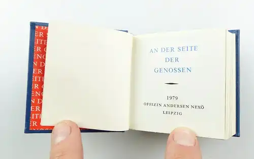 #e4575 Minibuch: An der Seite der Genossen - überreicht von Rolf Opitz - 1979