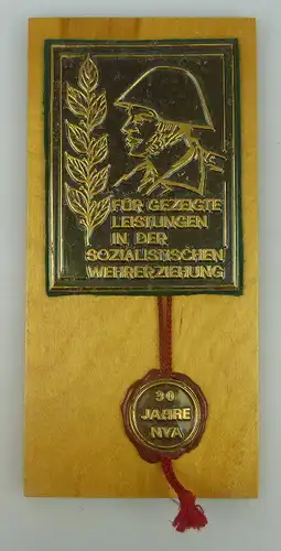 Medaille auf Holz: Für gezeigte Leistungen in der soz. Wehrerziehung, Orden977