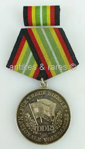 Medaille für treue Dienste in der NVA in 900 Silber, Punze 5 (Orden769)