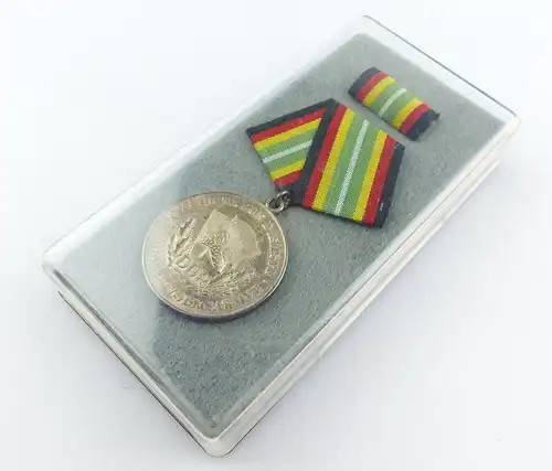 #e3459 DDR Medaille für treue Dienste NVA vgl. Band I Nr. 150 d Punze 3  1962-63