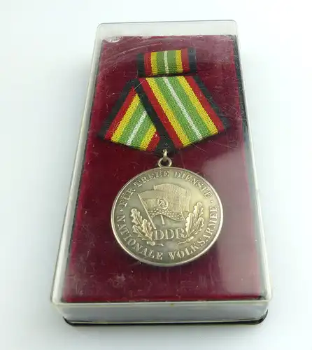 #e2836 DDR Medaille für treue Dienste in der NVA vgl. Band I Nr.150c # Punze 2 #