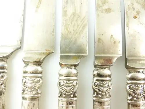 e11049 6 sehr alte Dessertmesser mit Griffen aus Silber sehr dekorativ