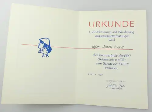 e12353 Kleines Konvolut Urkunden und Zeugnis Ehrenmedaille FDJ Studium