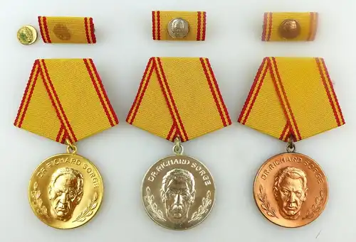 3 Medaillen Für Kampfverdienst Dr. Richard Sorge Medaille in Gold Silber Bronze