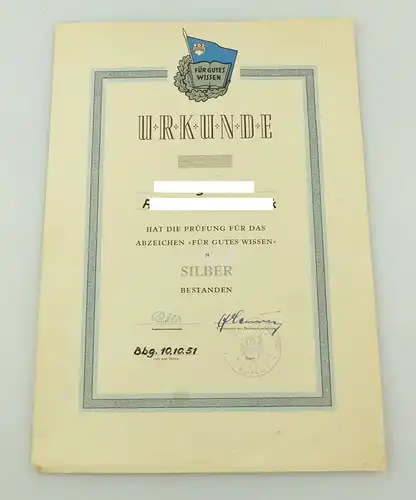 e11909 Urkunde und Abzeichen für gutes Wissen in Silber 1951 DDR