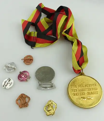 e11435 Konvolut DDR Abzeichen Sportauszeichnungen Medaille Bestellermittlung
