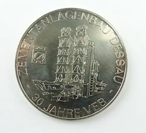 e10597 Medaille 30 Jahre VEB Zementanlagenbau Dessau 125 Jahre Dessau 1984