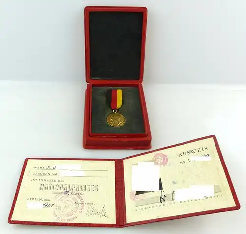 Nationalpreis der DDR 1949 in 750 Gold mit Trägerausweis vgl. Band I Nr. 25 a