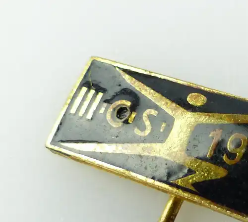 #e7494 Alte Anstecknadel III. Internationale Spartakiade CSSR 1965 goldfarben