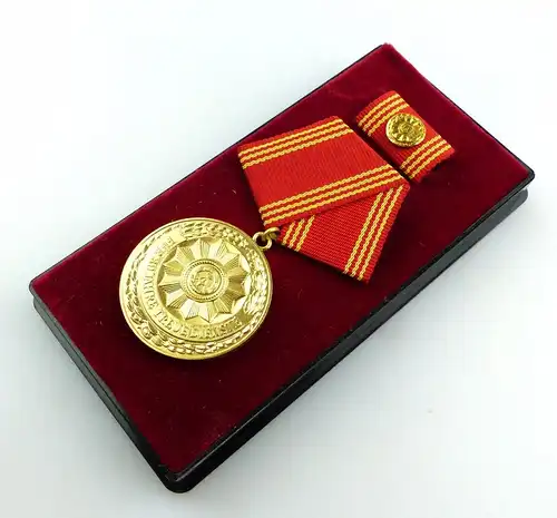 #e5597 DDR Medaille für treue Dienste MdI / Volkspolizei in Gold vgl. Nr. 138