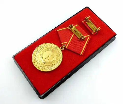 #e5594 DDR Medaille für treue Dienste i.d. bewaffneten Organen des MdI Nr. 140 a