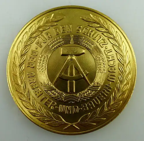 Medaille Kampfbereit zum Schutze unserer sozialistischen Heimat Orden1704