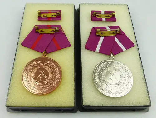2 Medaillen: Pflichterfüllung Zivilverteidigung DDR Bronze, Silber, Orden1160