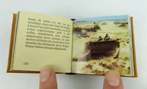 Minibuch: l`arme`e de la R.D.A. NVA der DDR auf französischer Sprache bu0782