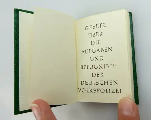 3 Minibücher: Gesetz über die Aufgaben und Befugnisse Volkspolizei e307