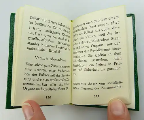 3 Minibücher: Gesetz über die Aufgaben und Befugnisse Volkspolizei e307