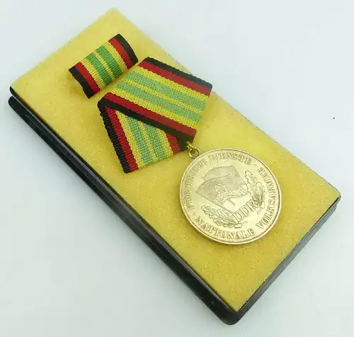 Medaille treue Dienste NVA in 900 Silber mit Halbmond SELTEN Punze 9 Orden953