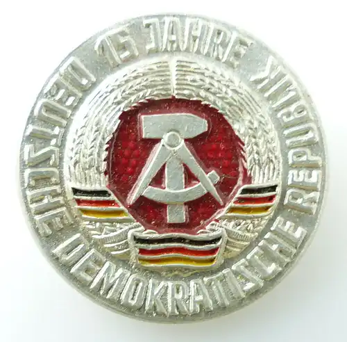 #e2372 vgl. Band IV S.176, Nr.1930 Abzeichen 15 Jahre DDR