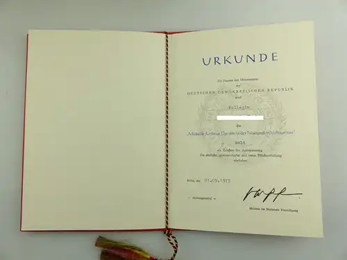 e12082 4 Urkunden ab 1965 für Verdienstmedaille und treue Dienste