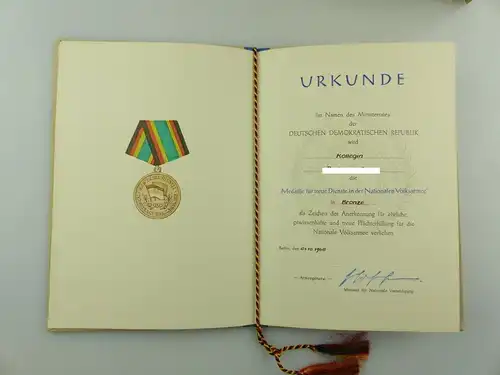 e12082 4 Urkunden ab 1965 für Verdienstmedaille und treue Dienste