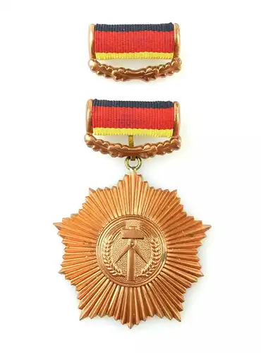 #e2446 Vaterländischer Verdienstorden in Bronze vgl. DDR Band I S.6 Nr.5e