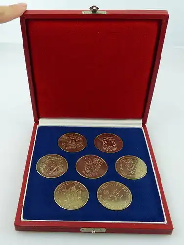 7 Medaillen: DTSB Turn- und Sportfest 1956,1969,1954, 1977, 1983 ..., Orden2241