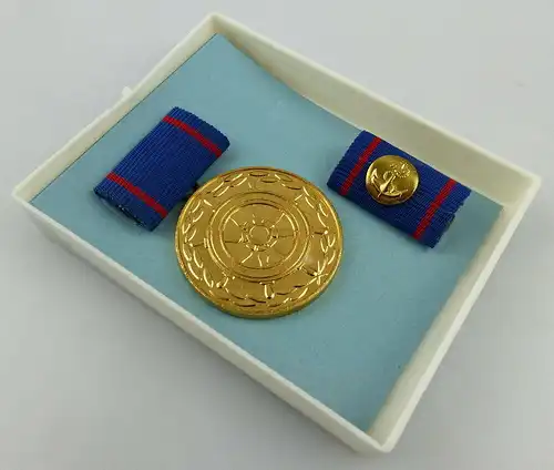 Medaille treue Dienste Seeverkehrswirtschaft Binnenschiffahrt Gold, Orden3013