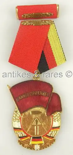 DDR Orden "Banner der Arbeit", Stufe III im Etui