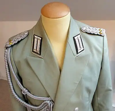 #e2124 DDR Gala Uniform Oberstleutnant rückwärtige Dienste mit Achselschnur