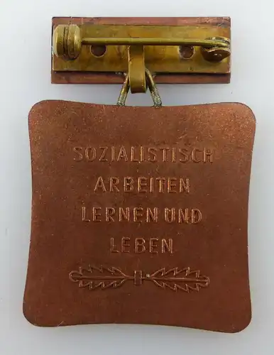 Abzeichen: Brigade der sozialistischen Arbeit vgl. Band I Nr. 74a, Orden3112