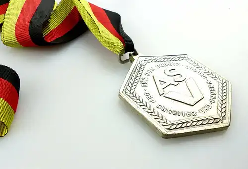 #e4061 DDR Medaille ASV Militärpolitische Hochschule Wilhelm Pieck