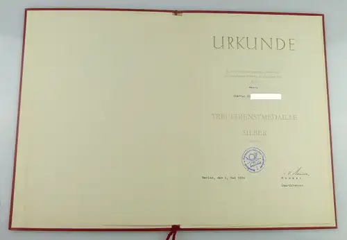 3 Urkunden: SED, Treuedienstmedaile Bronze, Silber Gold, Orden1893