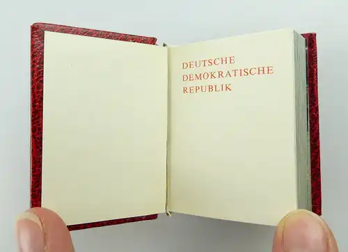 Minibuch: 4 Minibücher 2x Igel Franz, 1x Sport in der DDR russisch, 1x DDR, e380