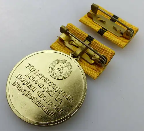 Medaille hervorragende Leistungen Bergbau und Energiewirtschaft DDR Orden2852