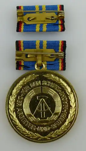 Medaille Pflichterfüllung zur Stärkung der Landesverteidigung Orden2390